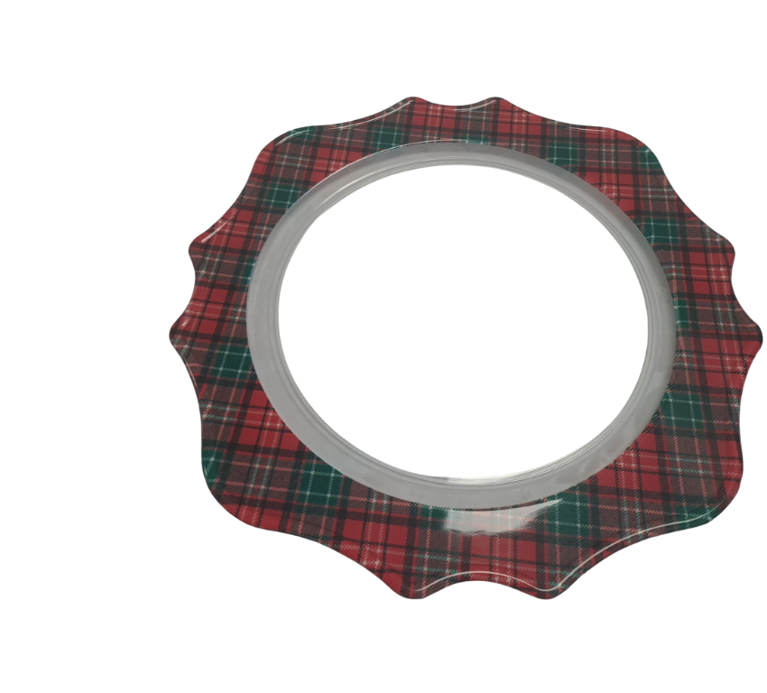 XMAS 13in plaid plastic charger