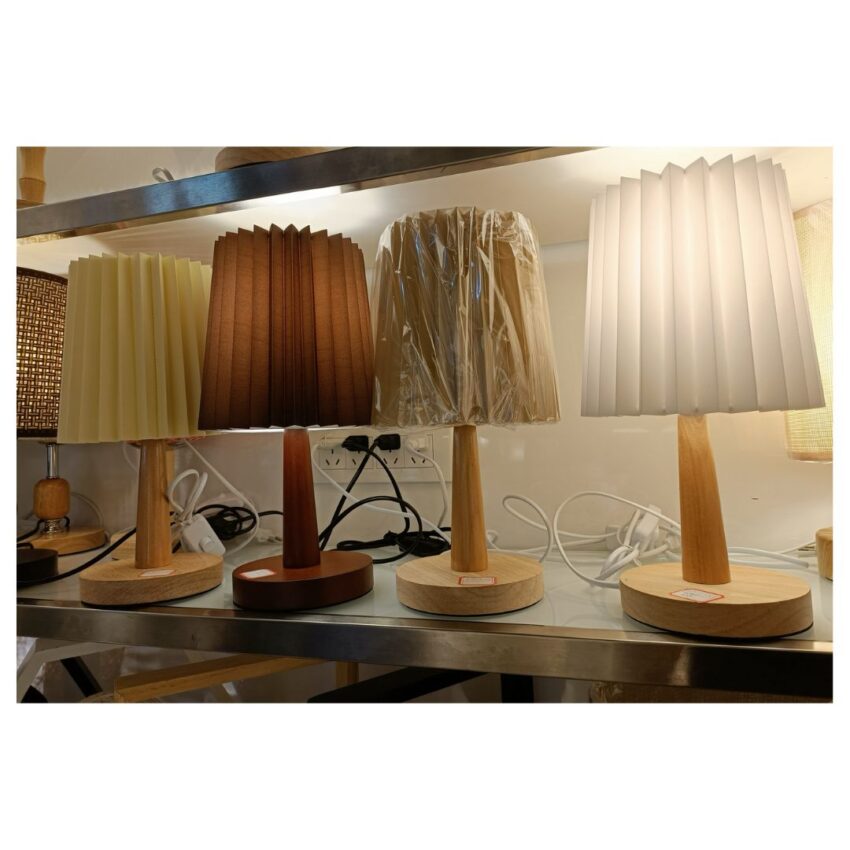 Dahlia 30cm table lamp